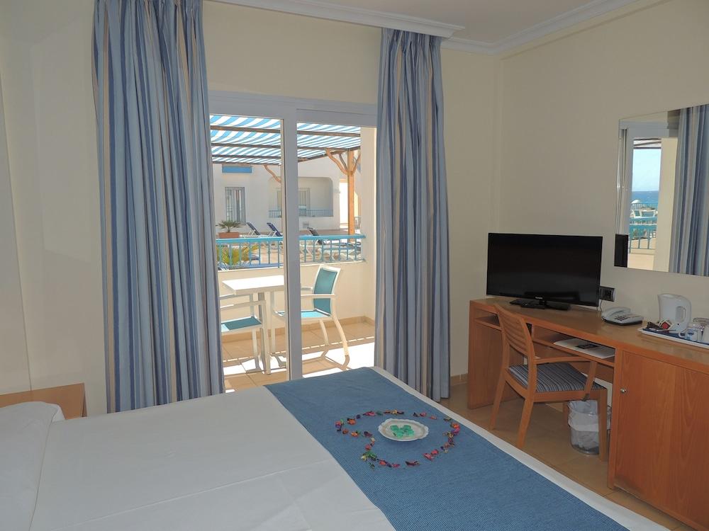 Hotel Punta Del Cantal Mojacar Bagian luar foto