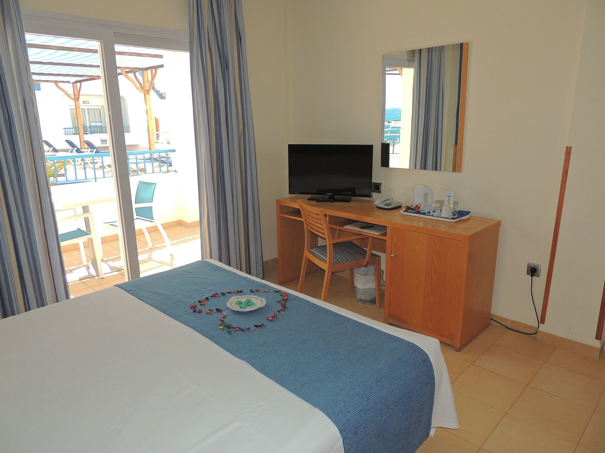 Hotel Punta Del Cantal Mojacar Bagian luar foto